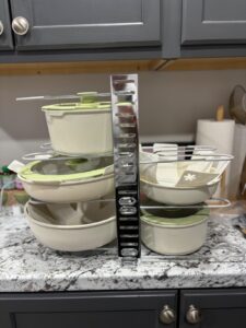 Non-stick cookware set